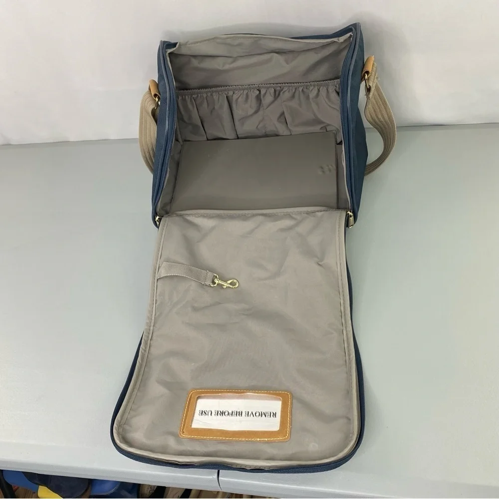 Protocol navy & tan medium sized overnight travel bag 14x8x8